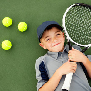 Construction court de tennis a Gordes : Quels sont les avantages du mini tennis pour les débutants ?