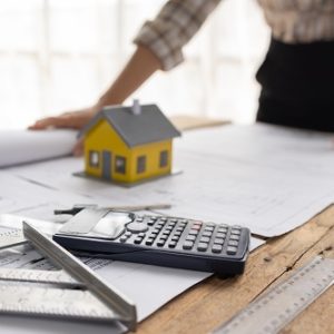 Un expert immobilier à Jardin peut-il déterminer la valeur d’une maison après une rénovation complète ?