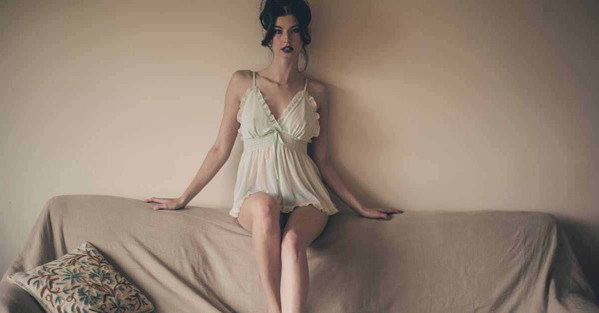 découvrez notre collection de lingerie élégante et raffinée, conçue pour sublimer chaque silhouette. que vous recherchiez confort ou séduction, nos modèles variés allient style et qualité pour vous offrir une expérience unique.