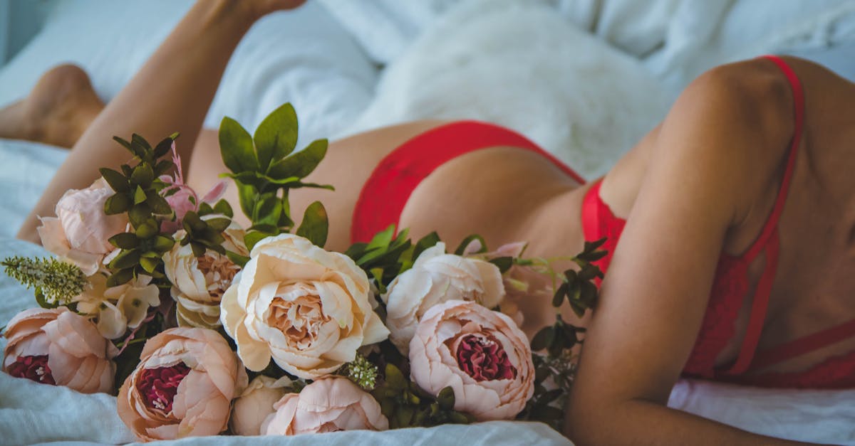 découvrez notre collection de lingerie élégante et raffinée, conçue pour sublimer votre silhouette et vous offrir un confort exceptionnel. explorez des modèles variés, des ensembles séduisants aux pièces délicates, pour chaque occasion et chaque style. la lingerie parfaite vous attend!