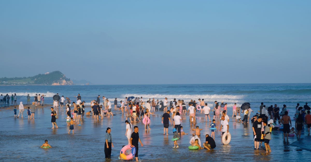 découvrez notre collection de serviettes de plage confortables et élégantes, parfaites pour vos journées ensoleillées au bord de la mer. fabriquées avec des matériaux de qualité, nos serviettes allient style et fonctionnalité pour un été inoubliable.