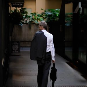 Comment entretenir ses costumes sur mesure à Lyon ?