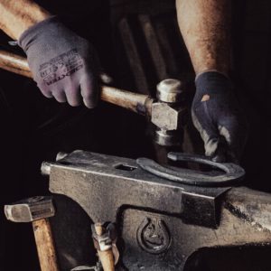 Gardez Vos Mains Bien Chaudes avec GantChauffants.fr : Solutions Innovantes pour Affronter le Froid