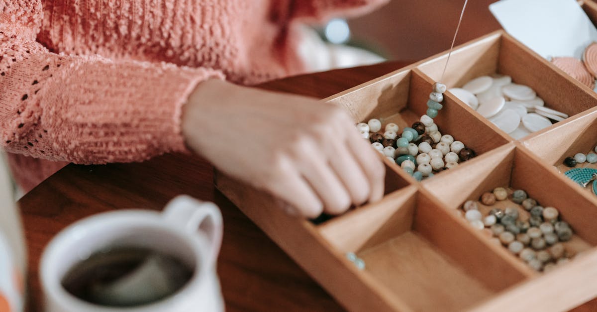 Les tendances actuelles des bijoux en bois : élégance naturelle et durabilité