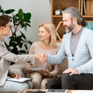 Une agence matrimoniale à Lyon peut-elle organiser des rencontres simples, dans un cadre convivial ?