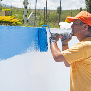 En quoi la Peinture piscine à Mions facilite-t-elle l’entretien quotidien ?
