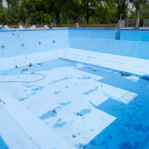 Pourquoi la Peinture piscine à Saint-Priest est-elle recommandée pour les bassins extérieurs ?