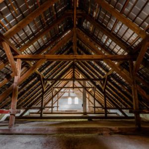 Les combles perdus mal isolés peuvent-ils provoquer des pertes de chaleur importantes ?