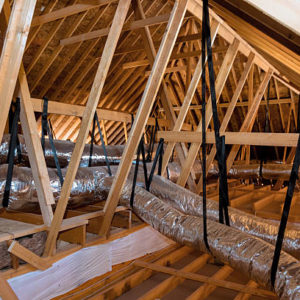 Faut-il une autorisation pour installer un plancher de combles dans une maison ?