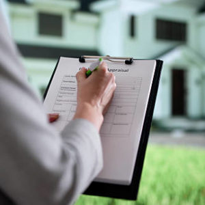 Comment un expert immobilier à Lyon peut-il aider à éviter les mauvaises surprises après achat ?