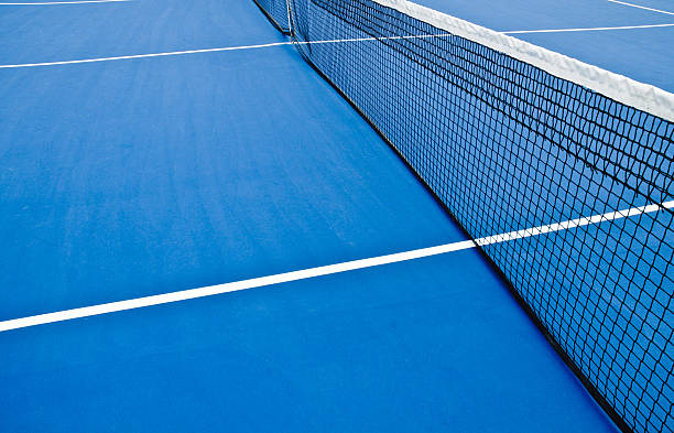 Peut-on refaire les couleurs et le marquage pendant une rénovation court de tennis en résine synthétique à Cannes ?